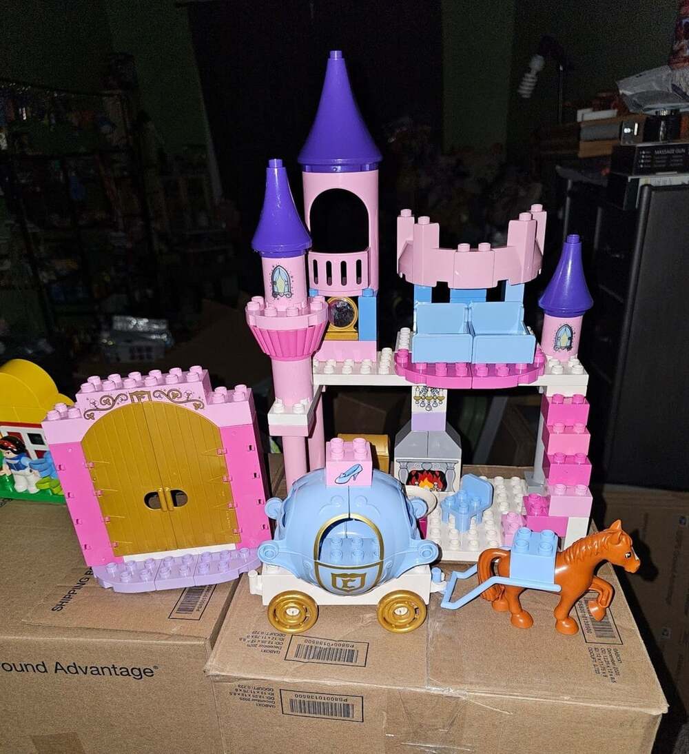 Lego Duplo Cinderella's Castle Set 6154 and 6153 includes 84 of 97 pieces